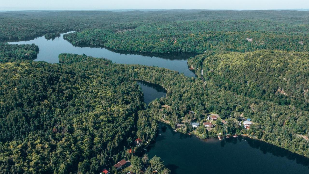 Auberge Mandala Saint Mathieu Du Parc Esterno foto