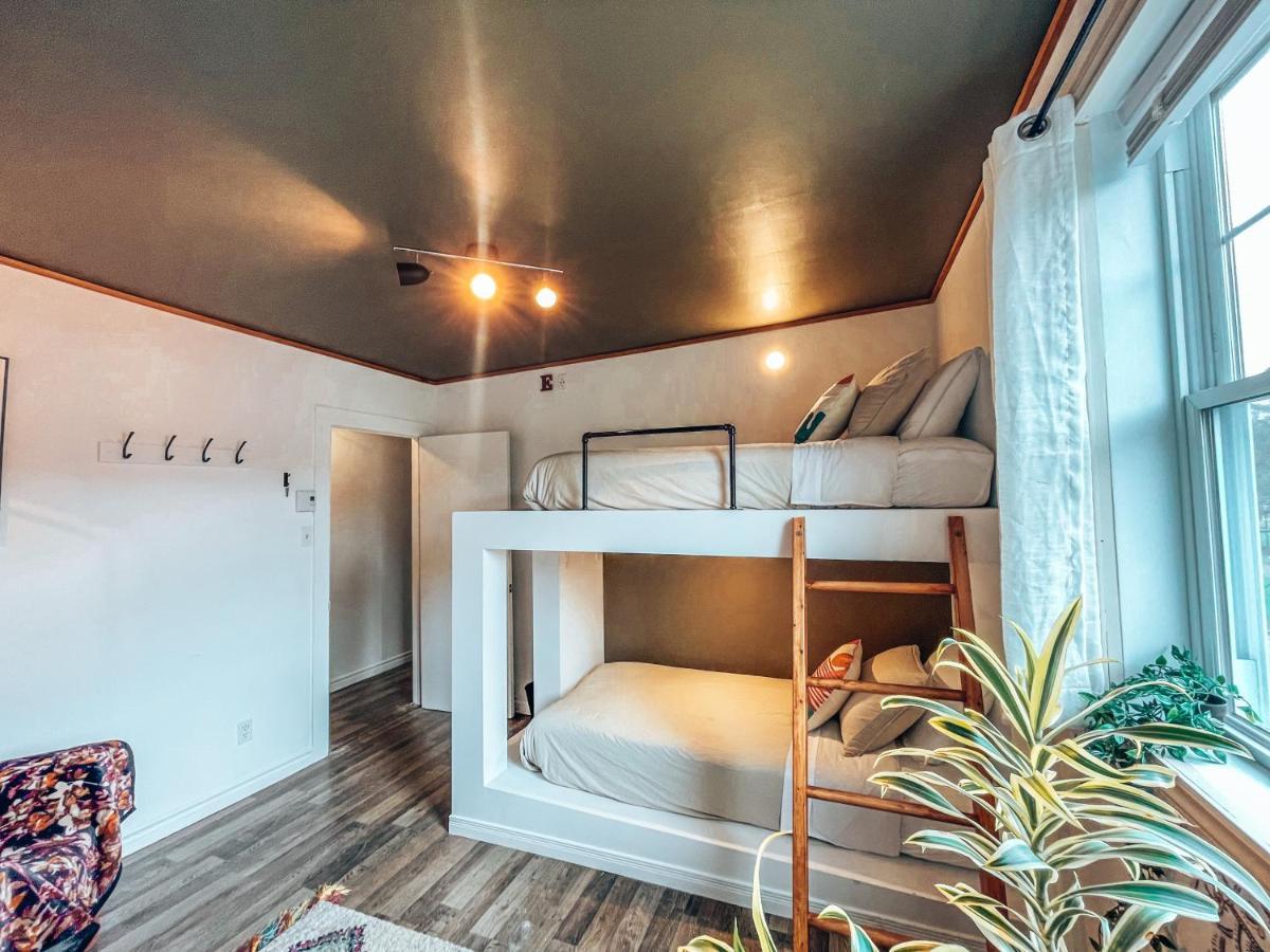Auberge Mandala Saint Mathieu Du Parc Esterno foto