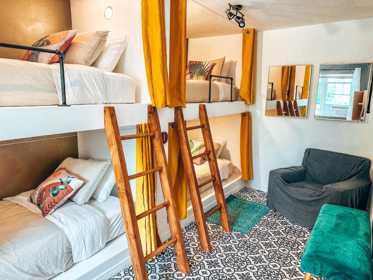 Auberge Mandala Saint Mathieu Du Parc Esterno foto